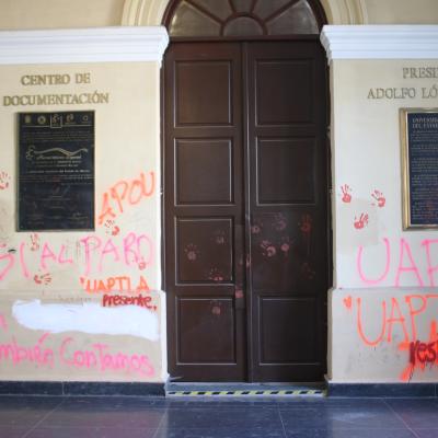 Rectoria Despues De La Entrega Casa Del Estudiante 85